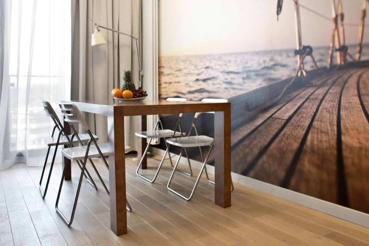 Triton Park Accommodation By P&O Serviced Apartments Warsaw Exterior photo